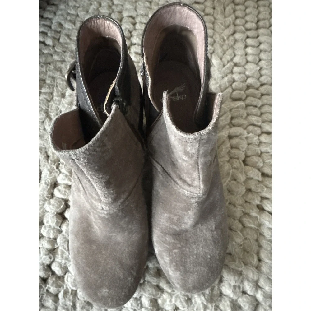 Dansko Women's Shirley Wedge‎ Size 38  Brown Suede And Leather